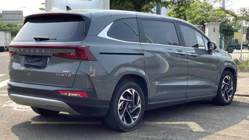 HYUNDAI 2021 Custo 380TGDi LUX Premium Smart Love Premium Edition