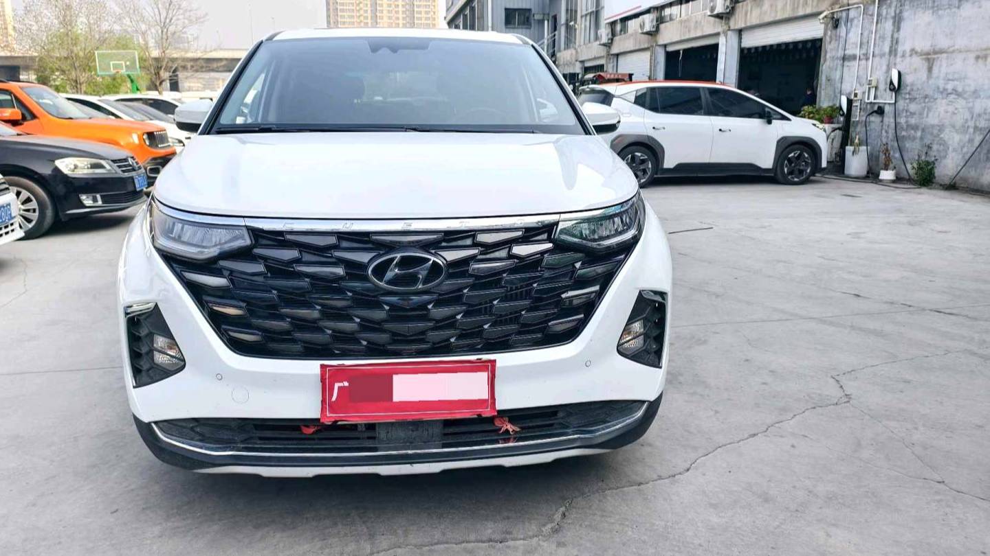 HYUNDAI 2024 Custo 270TGDi LUX Premium Edition