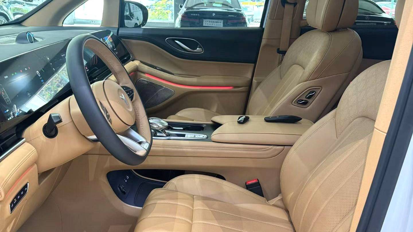 VOYAH 2024 DREAM PHEV Ultra Long Range Flagship Edition