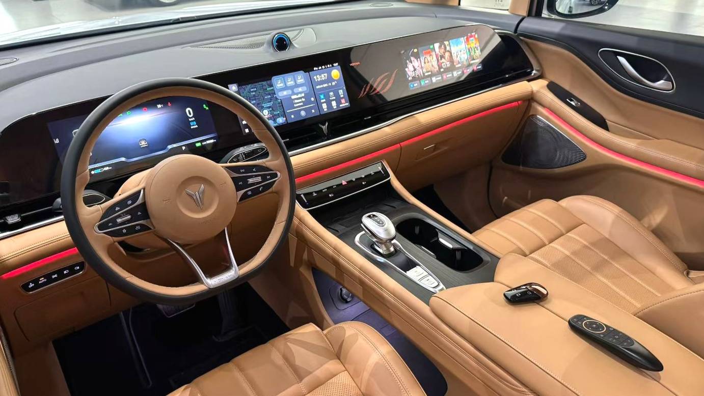 VOYAH 2024 DREAM PHEV Ultra Long Range Flagship Edition