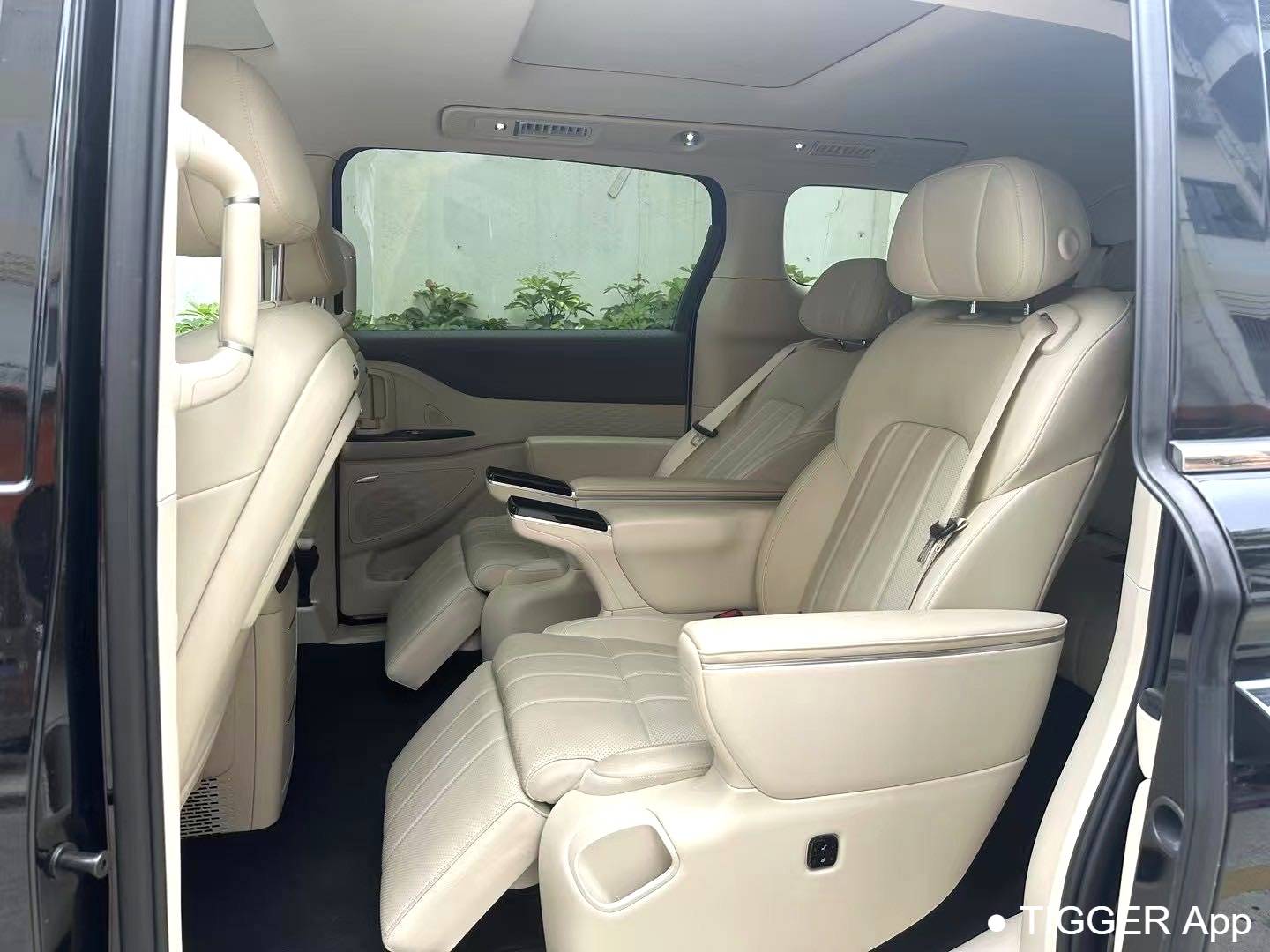 used VOYAH 2025 DREAM PHEV four-wheel drive excellent Kunpeng version