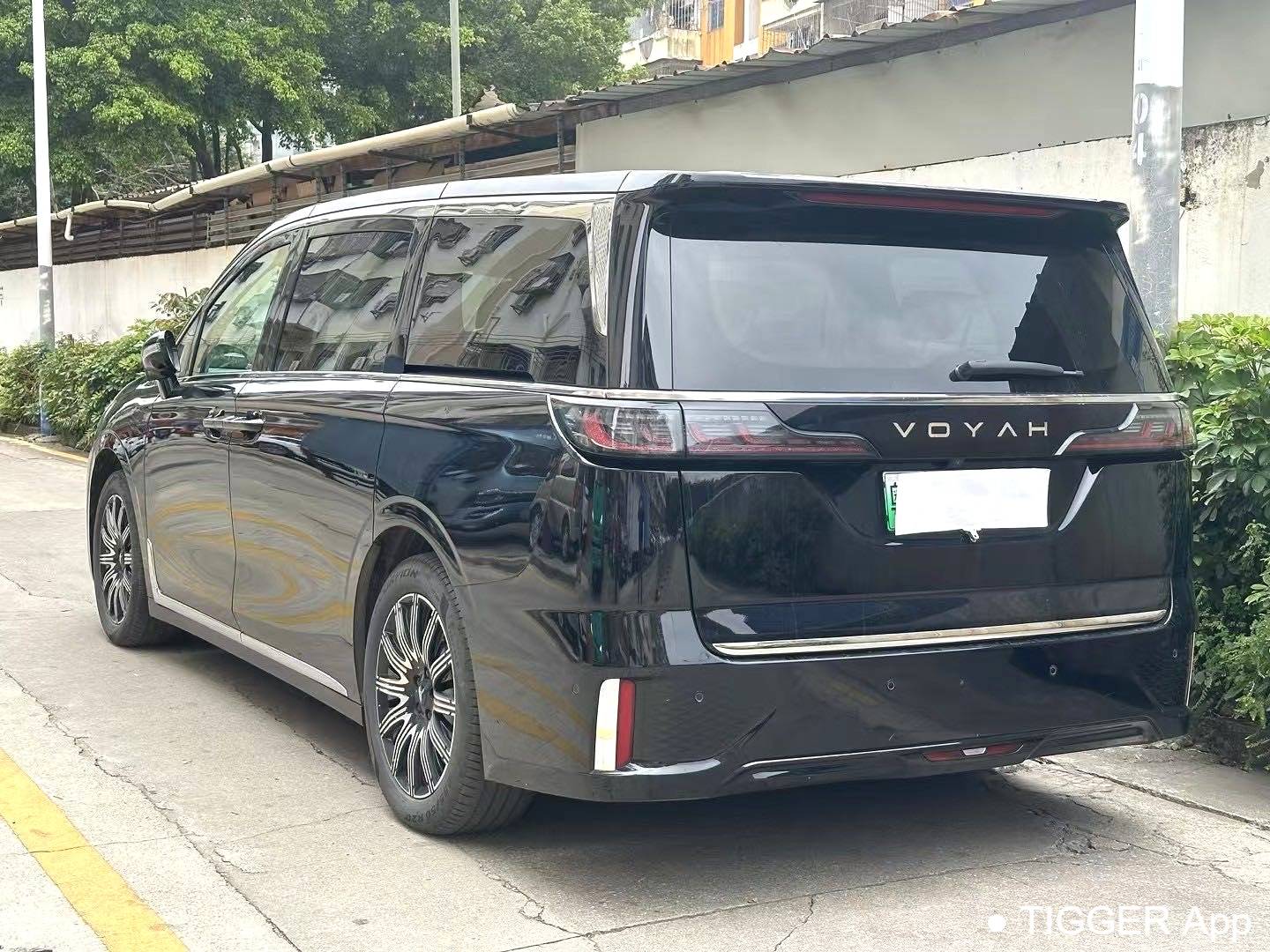 used VOYAH 2025 DREAM PHEV four-wheel drive excellent Kunpeng version