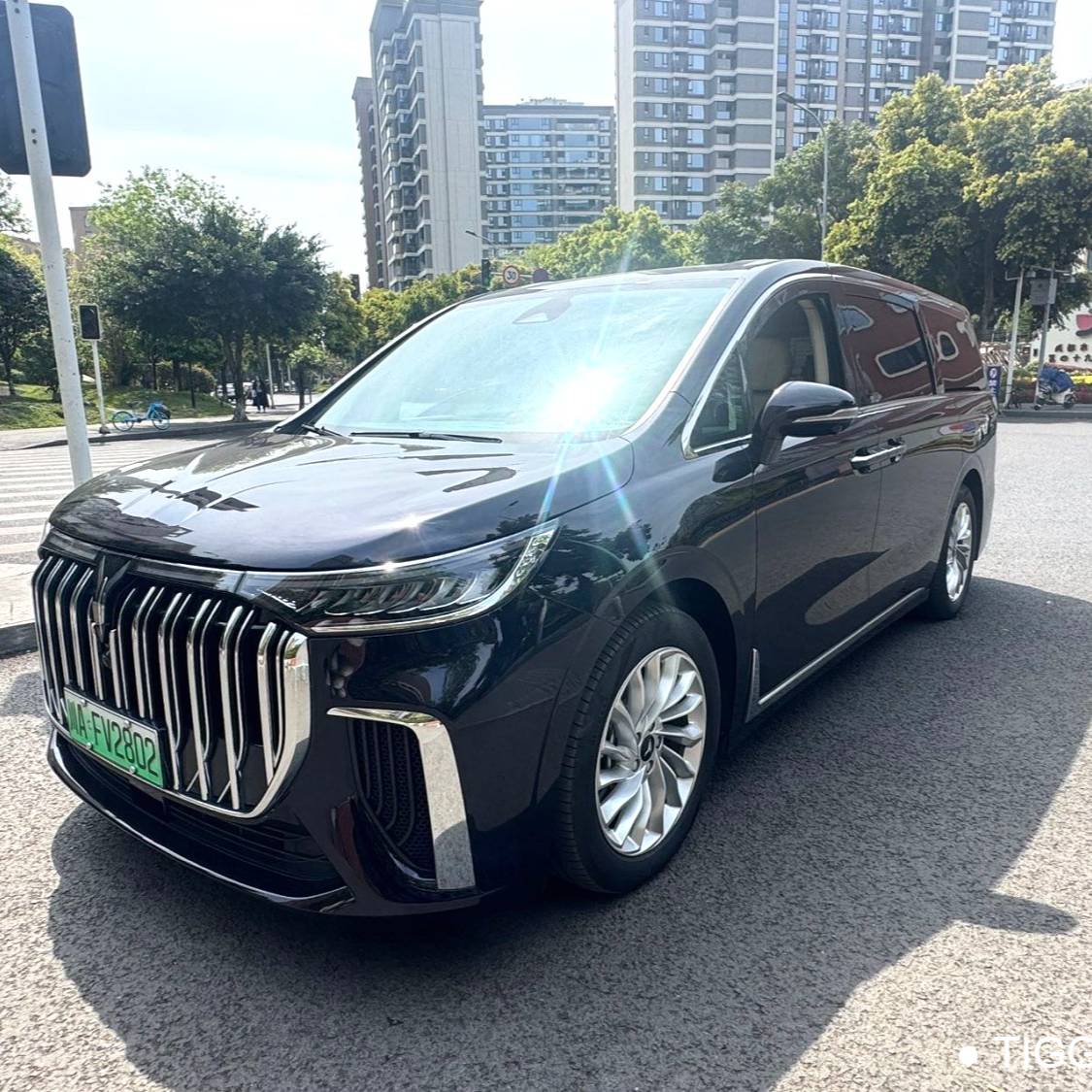 VOYAH 2024 DREAM PHEV Ultra Long Range Premium Edition Подержанный автомобиль