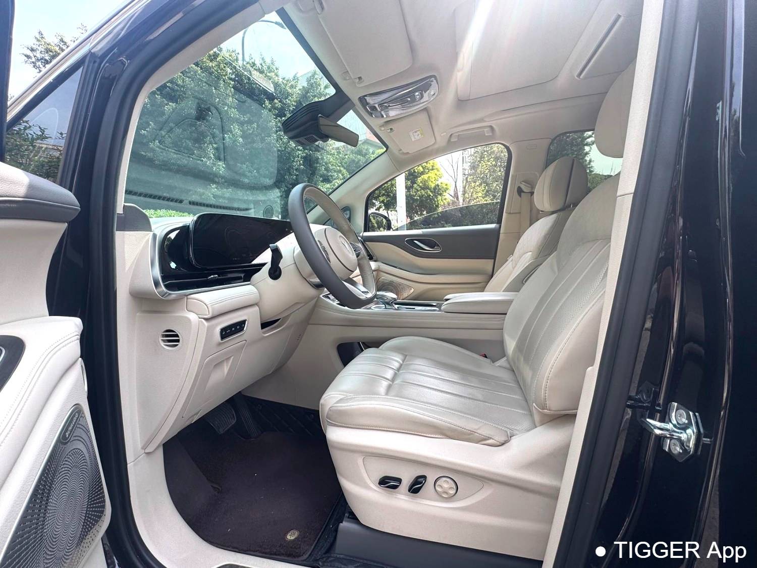 used VOYAH 2024 DREAM PHEV Ultra Long Range Premium Edition