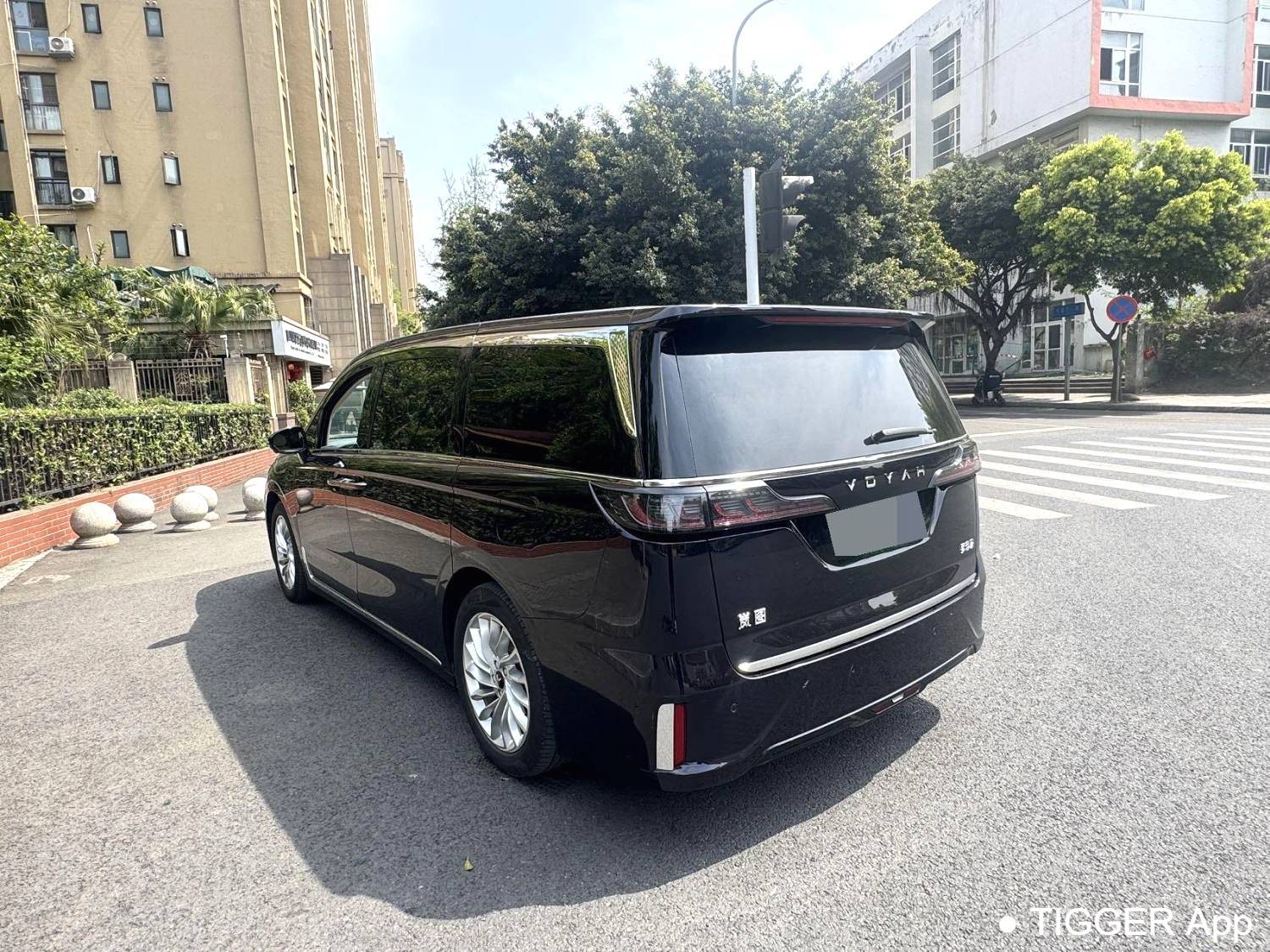 used VOYAH 2024 DREAM PHEV Ultra Long Range Premium Edition