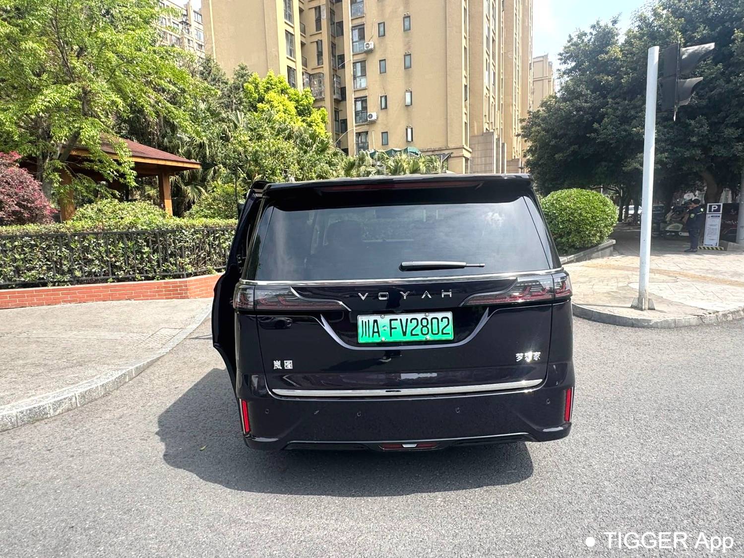 used VOYAH 2024 DREAM PHEV Ultra Long Range Premium Edition