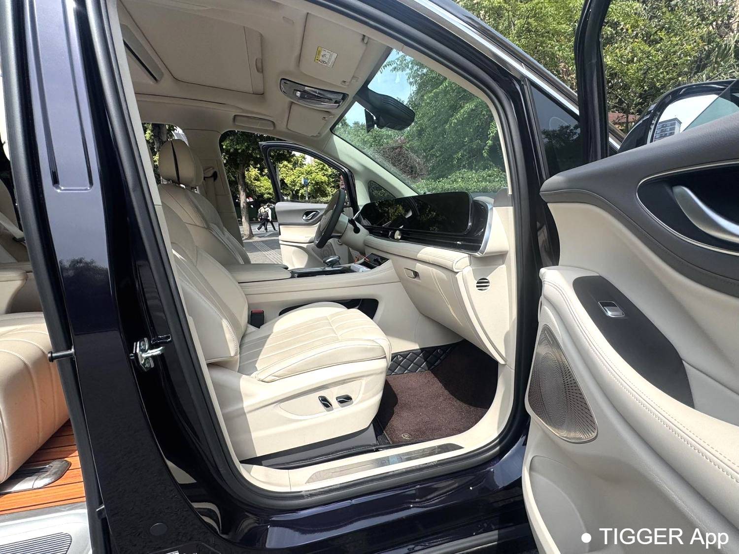 used VOYAH 2024 DREAM PHEV Ultra Long Range Premium Edition