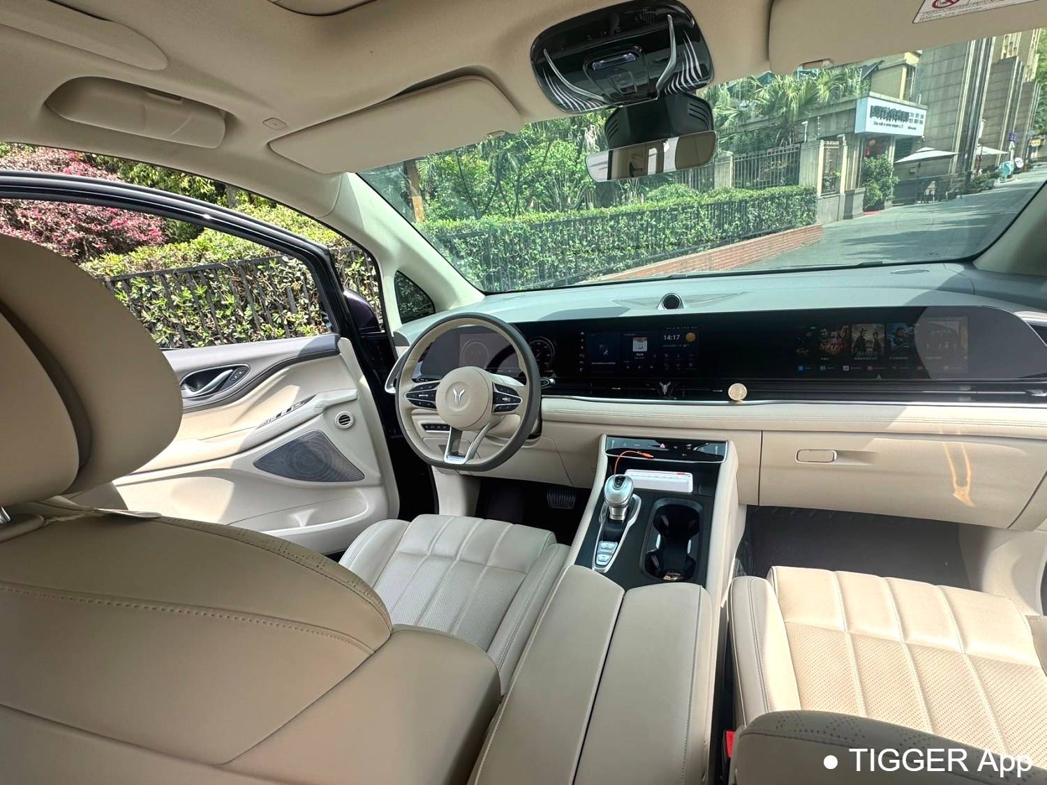 used VOYAH 2024 DREAM PHEV Ultra Long Range Premium Edition