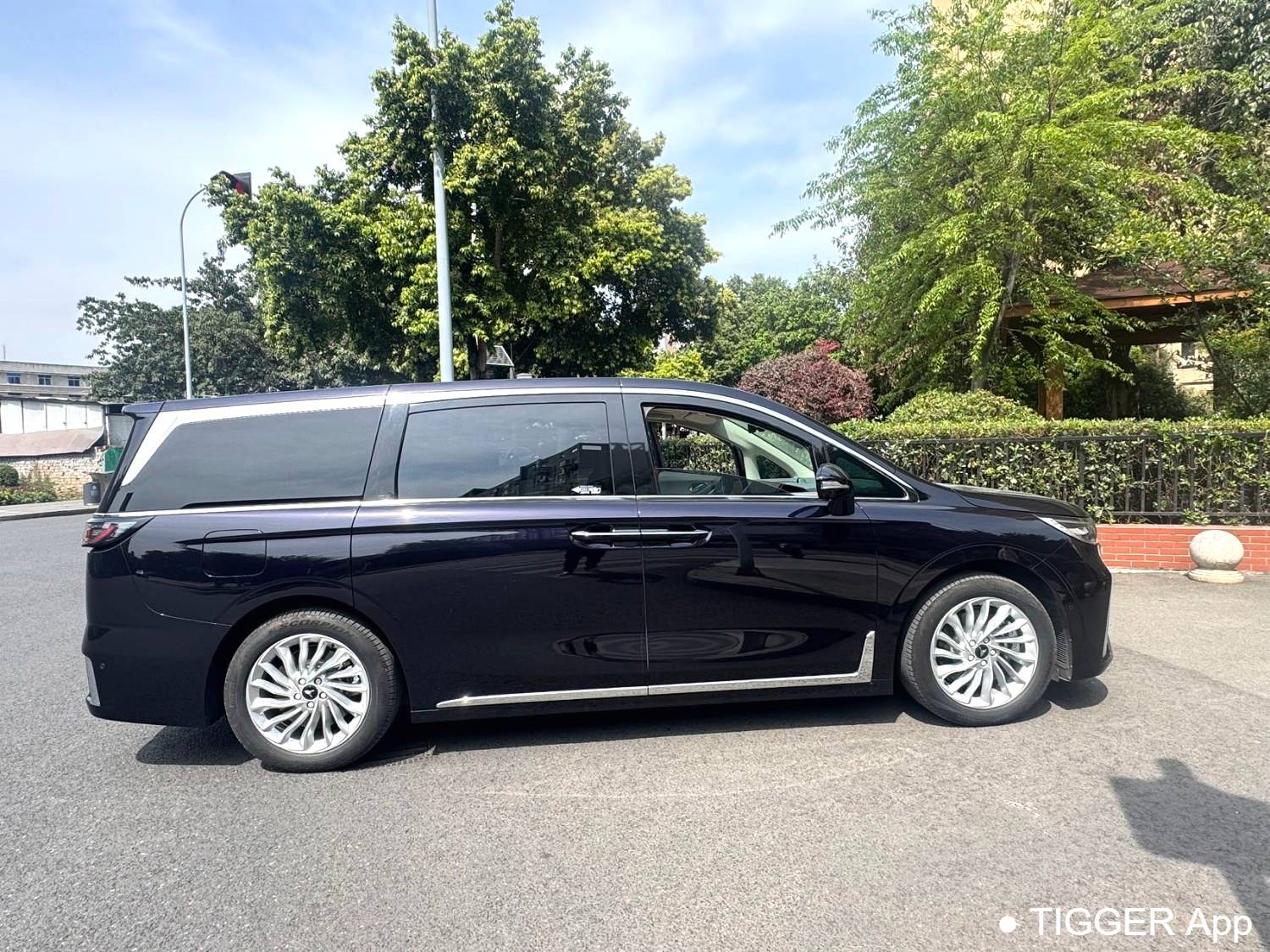 used VOYAH 2024 DREAM PHEV Ultra Long Range Premium Edition