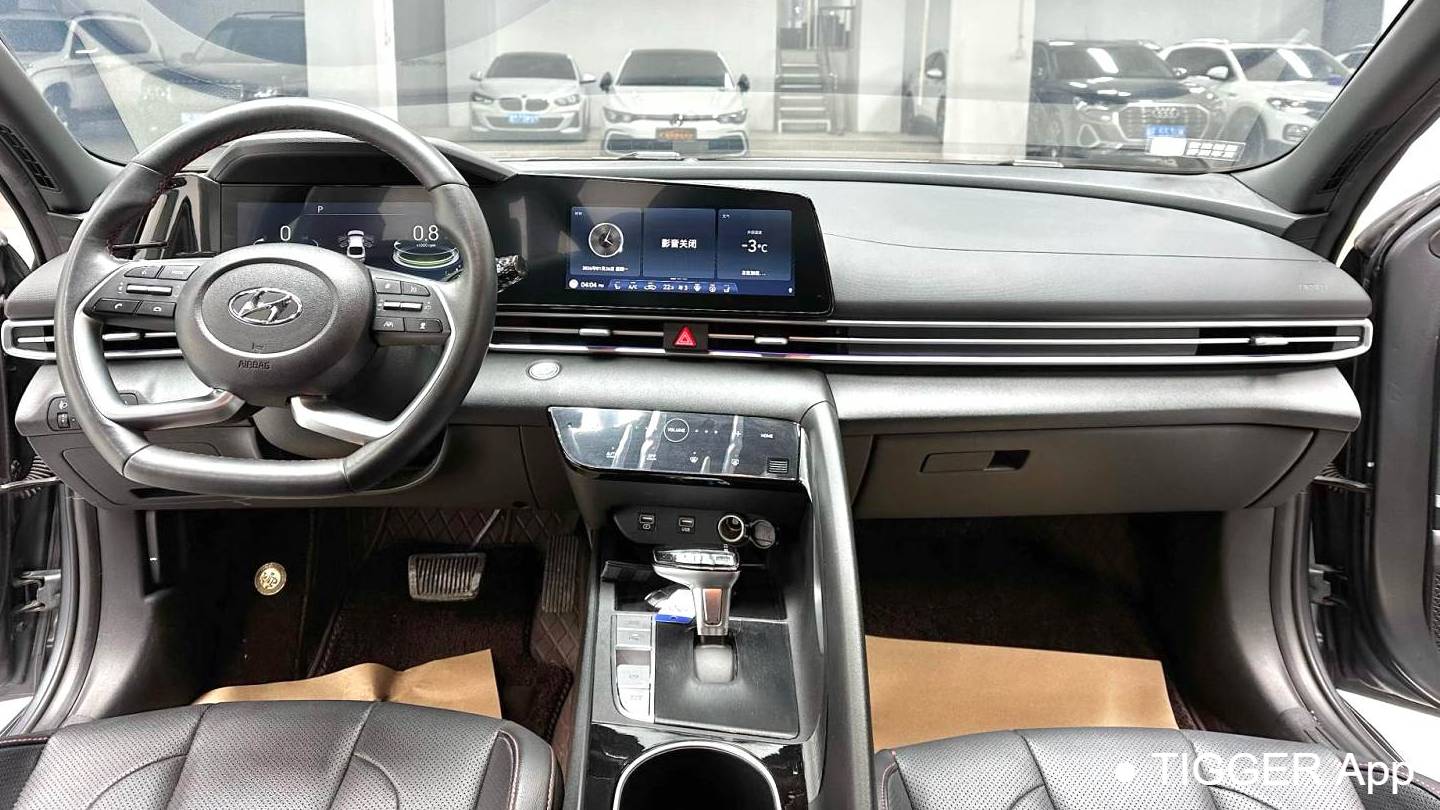 HYUNDAI 2022 Elantra 1.5L CVT 20th Anniversary Edition