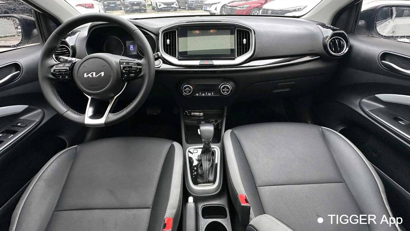 KIA 2021 Stonic 1.4L CVT sunroof model