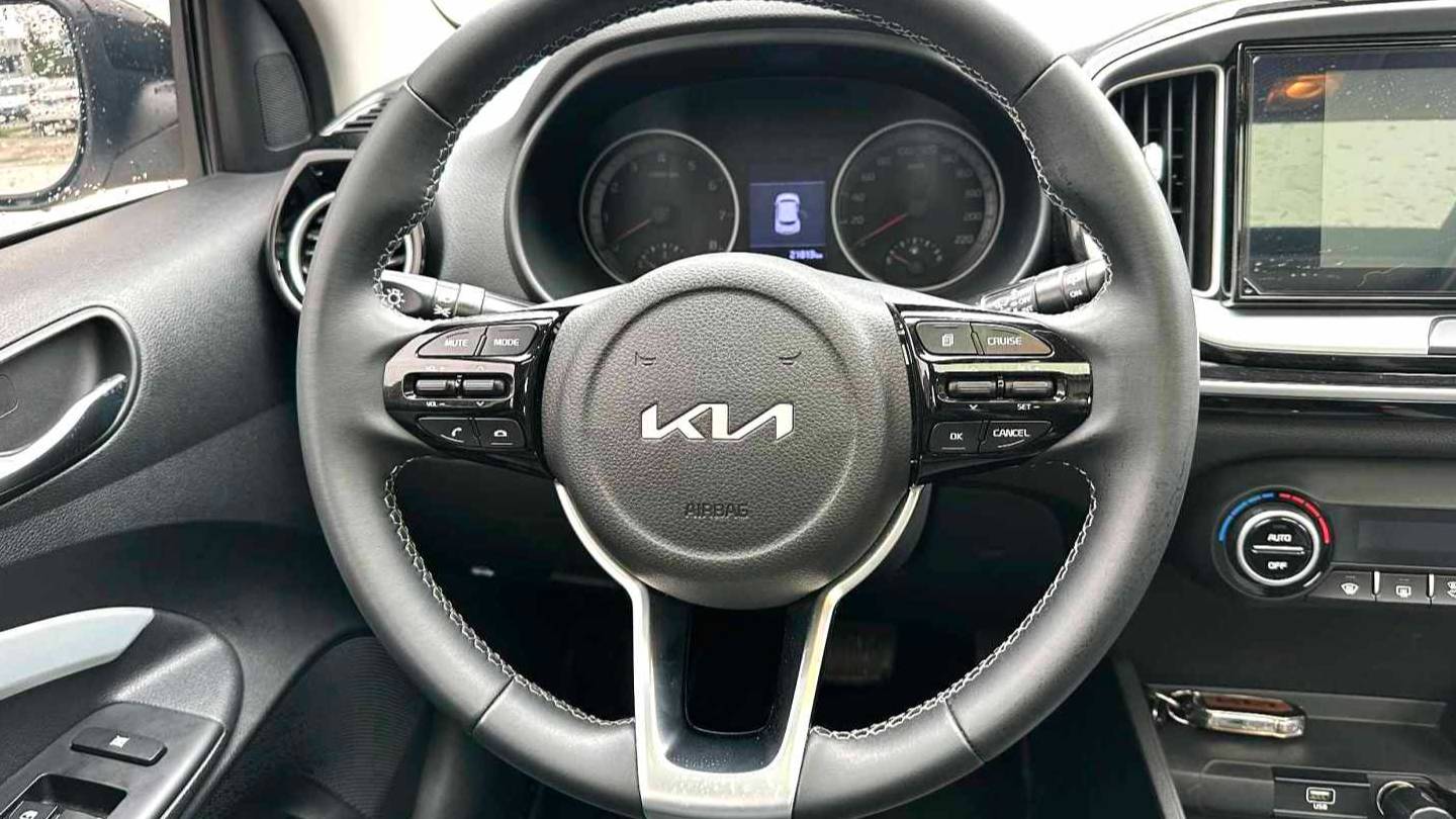 KIA 2021 Stonic 1.4L CVT sunroof model