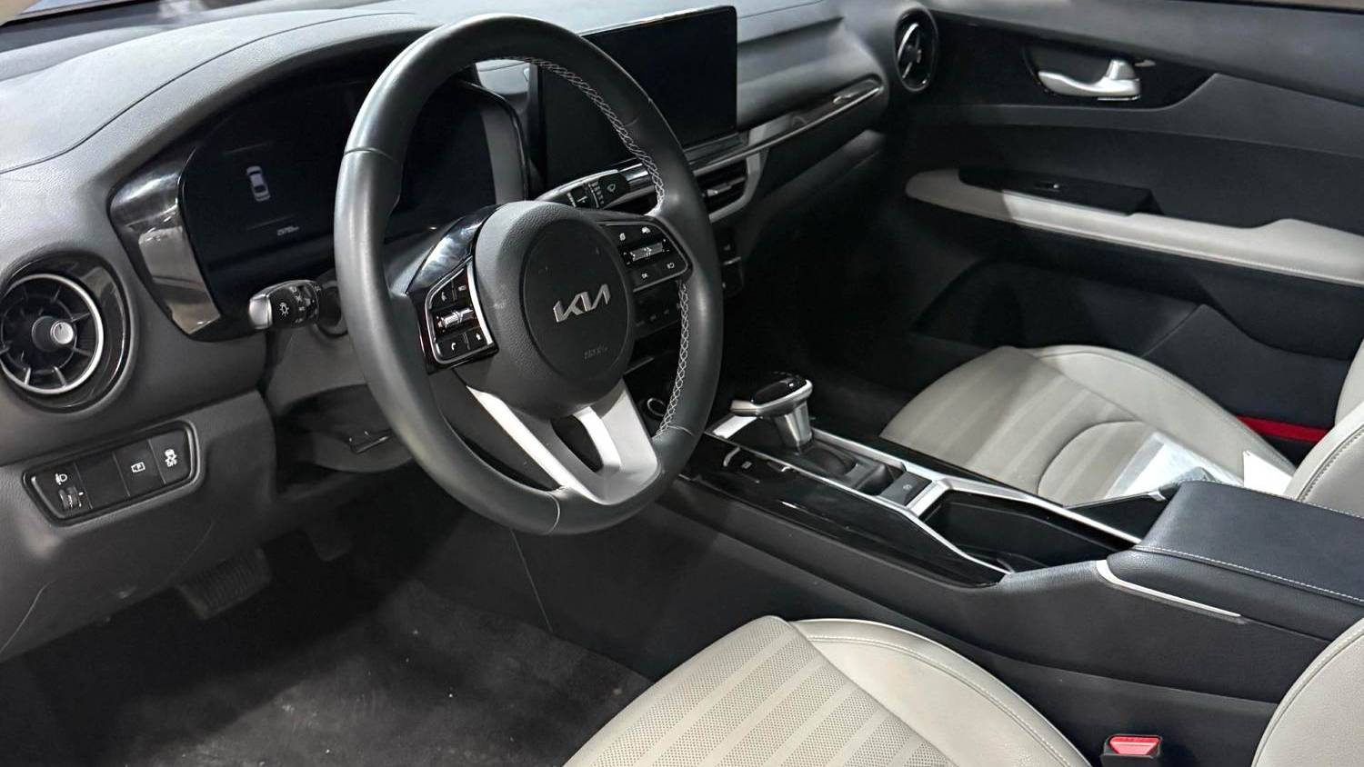 KIA 2023 K3 1.5L CVT Luxury Edition