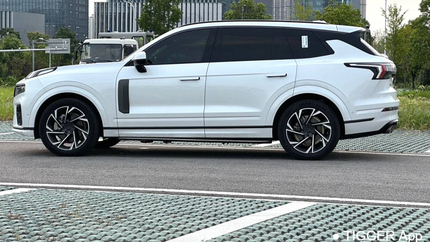 LYNK&CO 2023 09 EM-P 2.0TD EM-P 4WD Asian Games Executive Edition Five seater