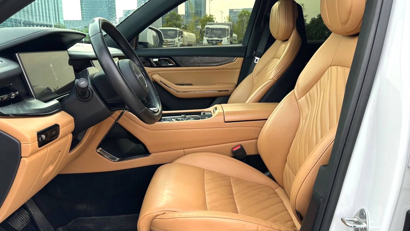 LYNK&CO 2023 09 EM-P 2.0TD EM-P 4WD Asian Games Executive Edition Five seater