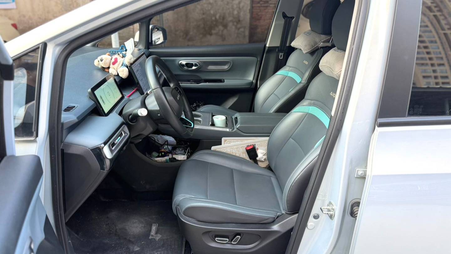 AION 2023 AION Y Younger