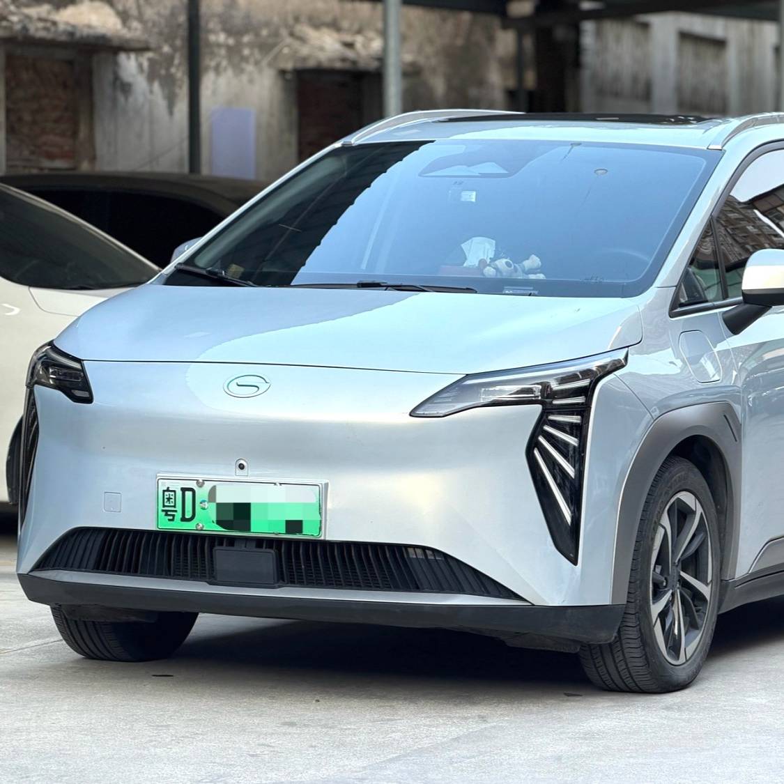 AION 2023 AION Y Younger