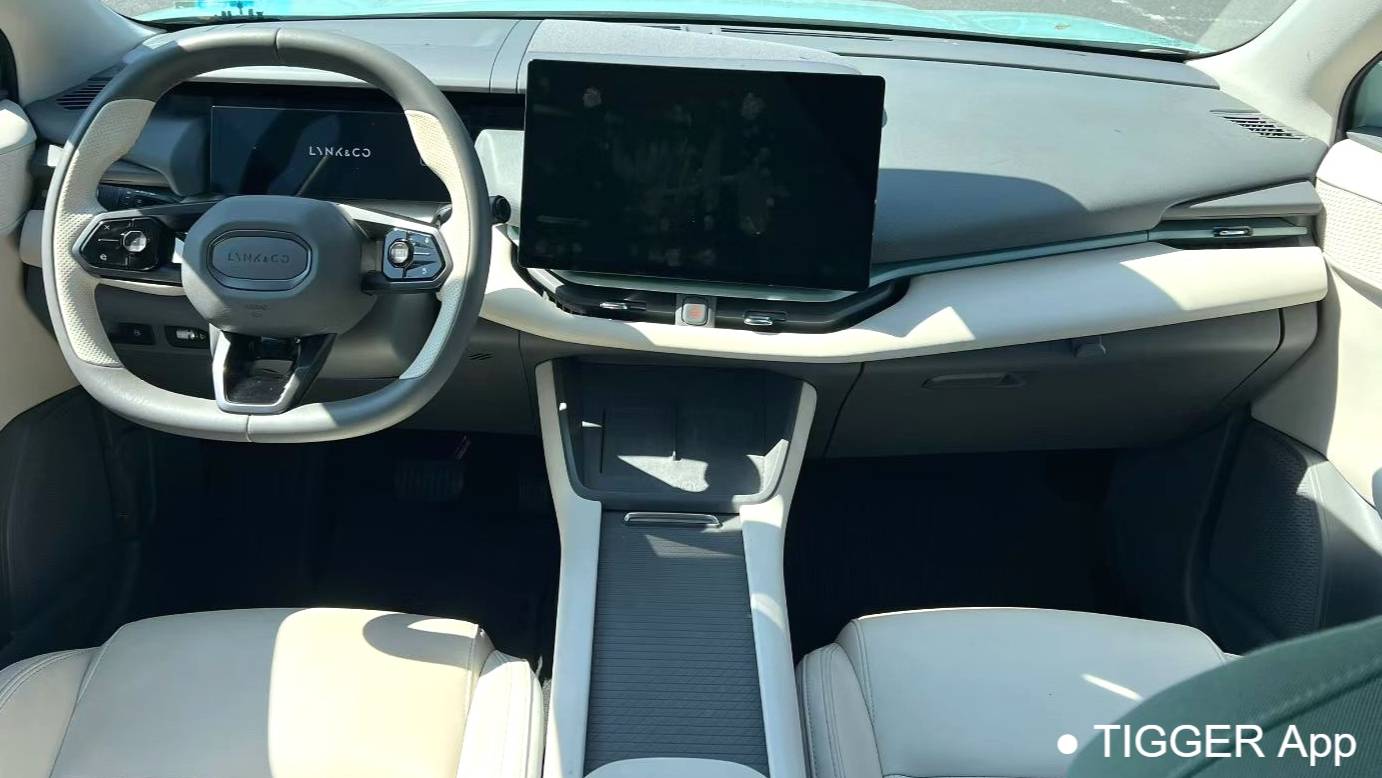 LYNK&CO 2023 06 EM-P EM-P 126 Long Range Pro