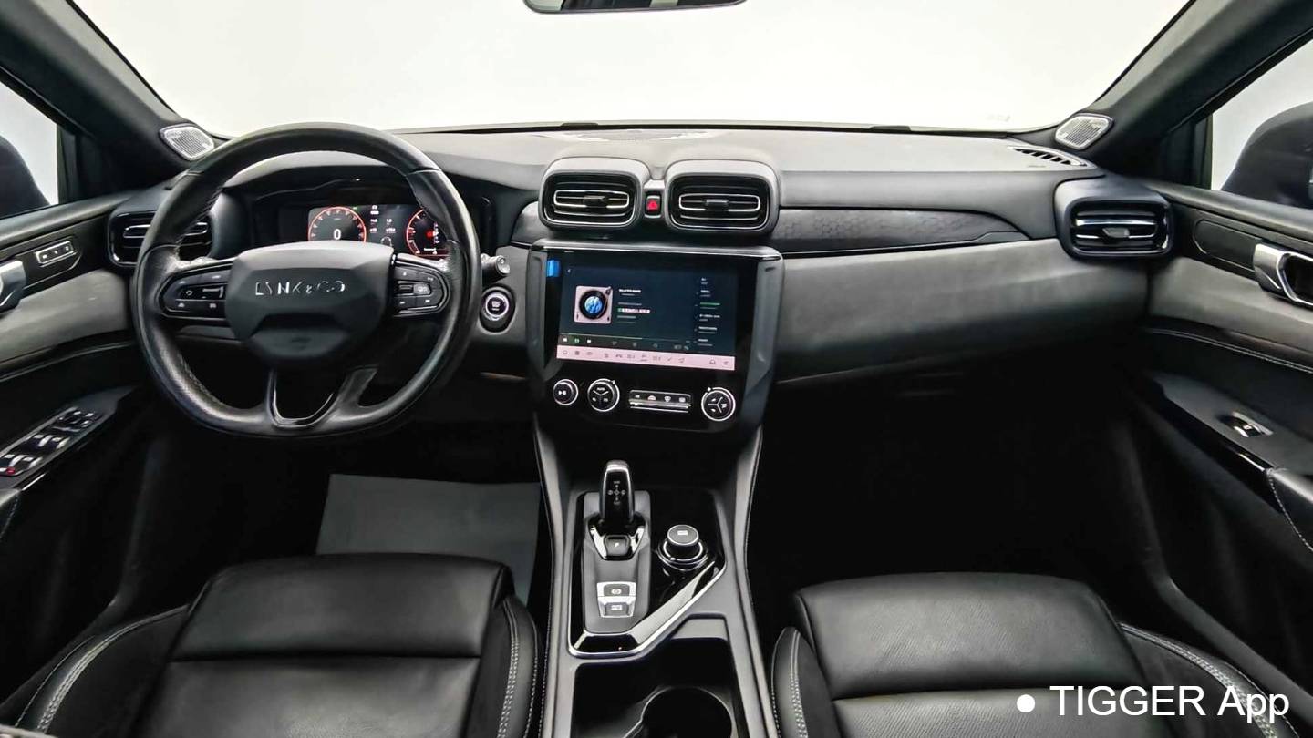 LYNK&CO 2022 02 Hatchback 2.0TD Pro