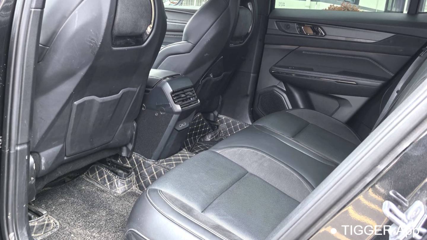 LYNK&CO 2023 01 2.0TD 4WD Night Edition