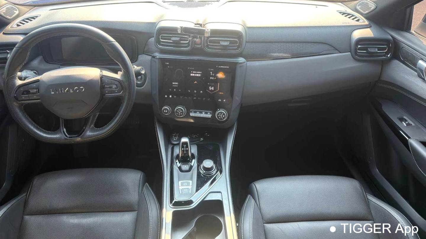 LYNK&CO 2022 02 Hatchback  2.0TD Pro