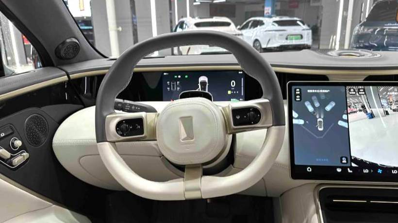 AVATR 2025 11 Dark Knight Edition