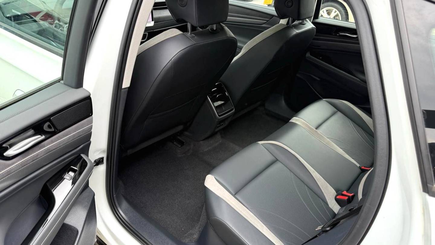 Volkswagen 2024 ID.7 VIZZION First Edition