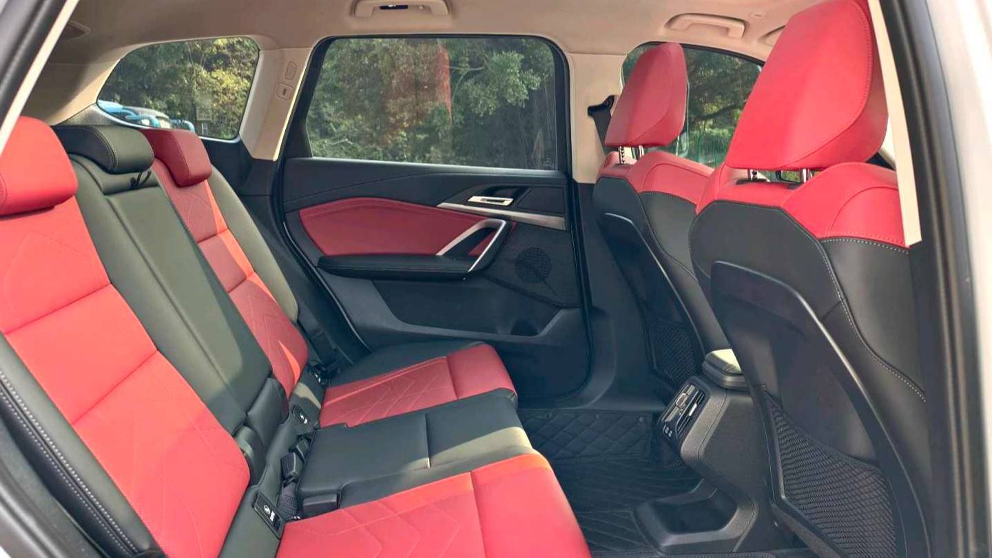 BMW 2024 X1 XDrive25Li M Sport Package