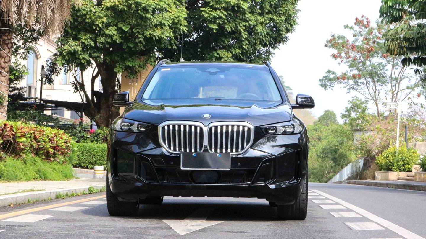 BMW 2023 X5 XDrive 30Li Exclusive M Sports Night Package