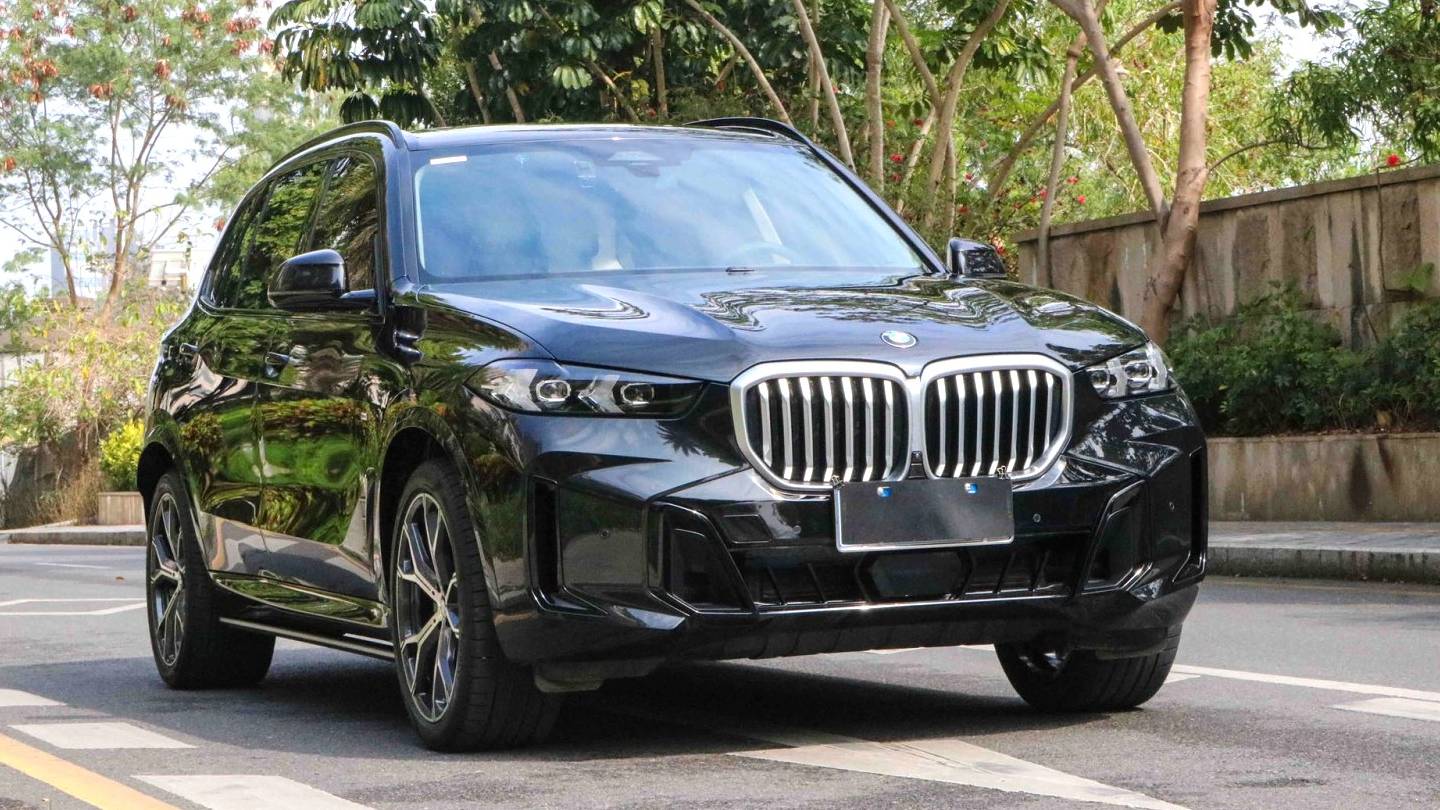 BMW 2023 X5 XDrive 30Li Exclusive M Sports Night Package