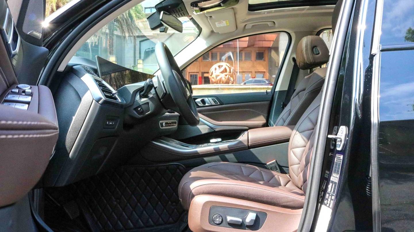 BMW 2023 X5 XDrive 30Li Exclusive M Sports Night Package