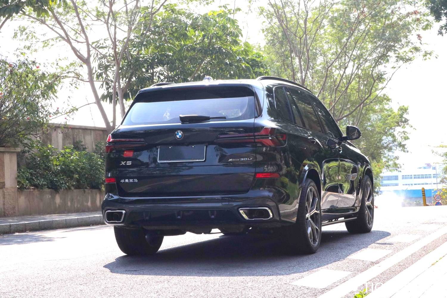 BMW 2023 X5 XDrive 30Li Exclusive M Sports Night Package