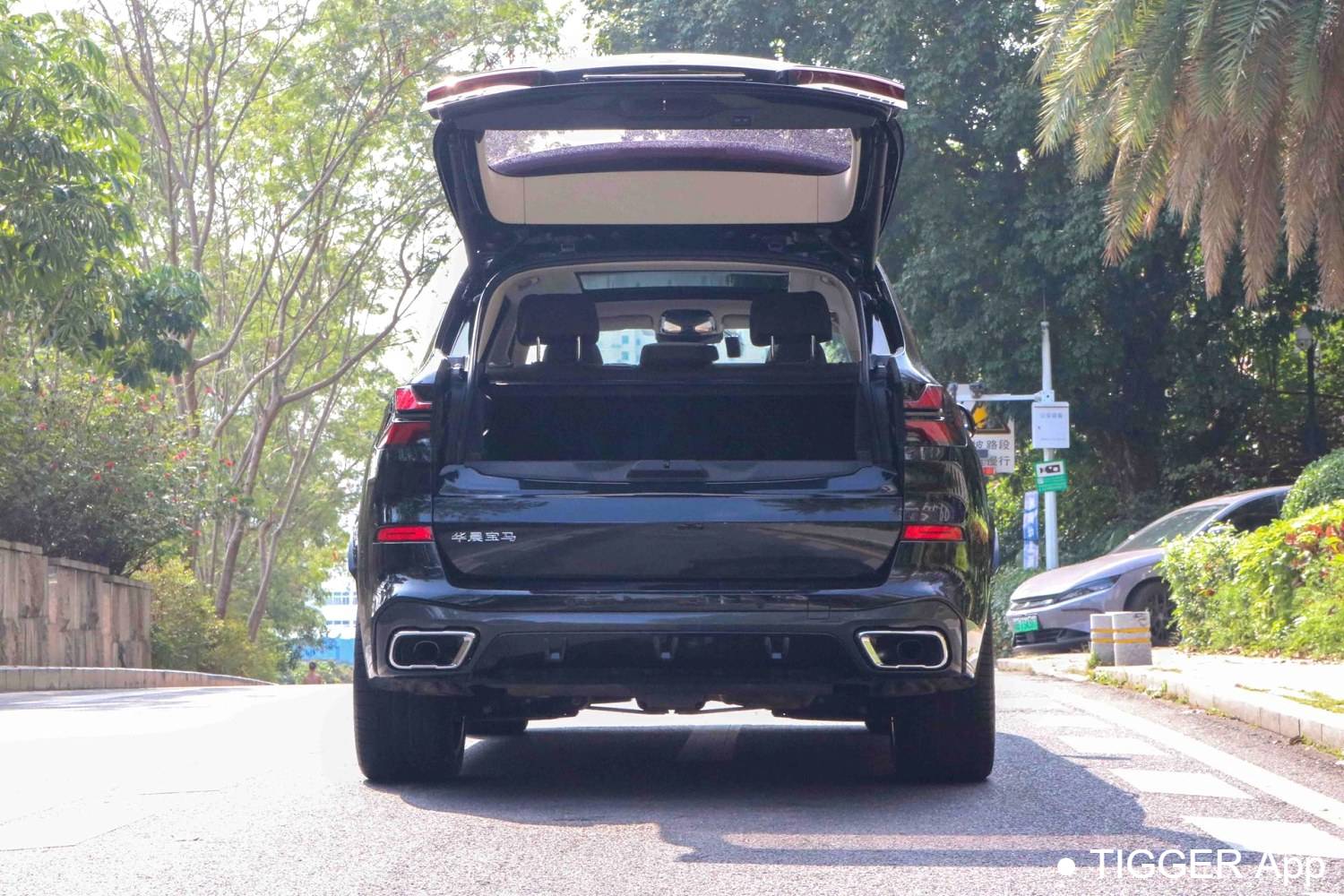 BMW 2023 X5 XDrive 30Li Exclusive M Sports Night Package