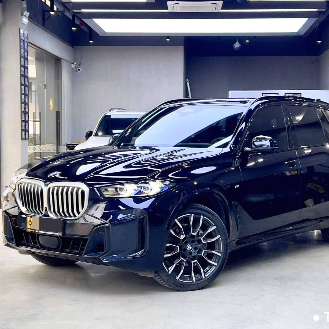 BMW 2023 X5 XDrive 40Li M Sports Night Package سيارة مستعملة