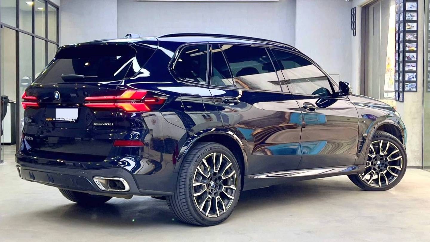 BMW 2023 X5 XDrive 40Li M Sports Night Package