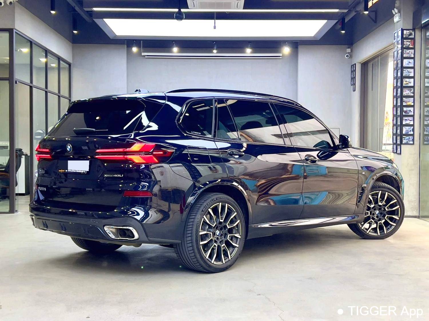 BMW 2023 X5 XDrive 40Li M Sports Night Package