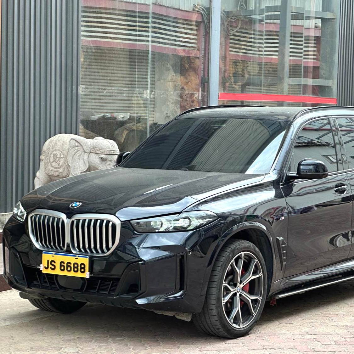 BMW 2023 X5 XDrive 30Li Exclusive M Sports Night Package سيارة مستعملة