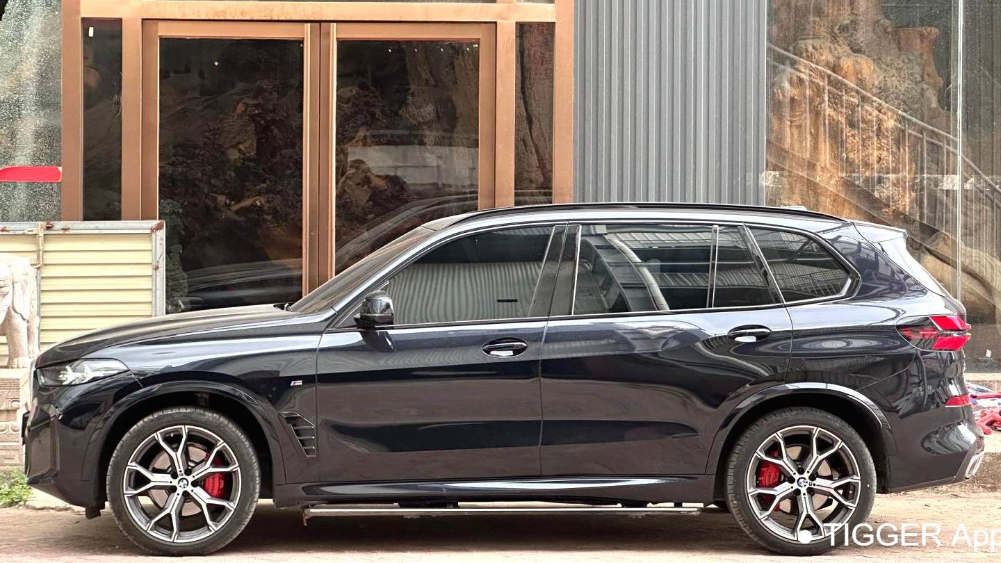 BMW 2023 X5 XDrive 30Li Exclusive M Sports Night Package