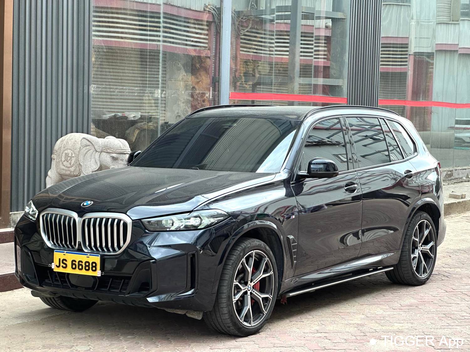 BMW 2023 X5 XDrive 30Li Exclusive M Sports Night Package