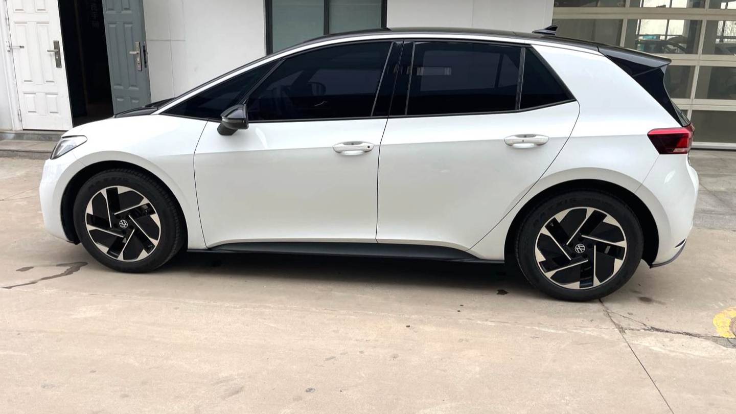Volkswagen 2025 ID.3 Smart and outstanding version