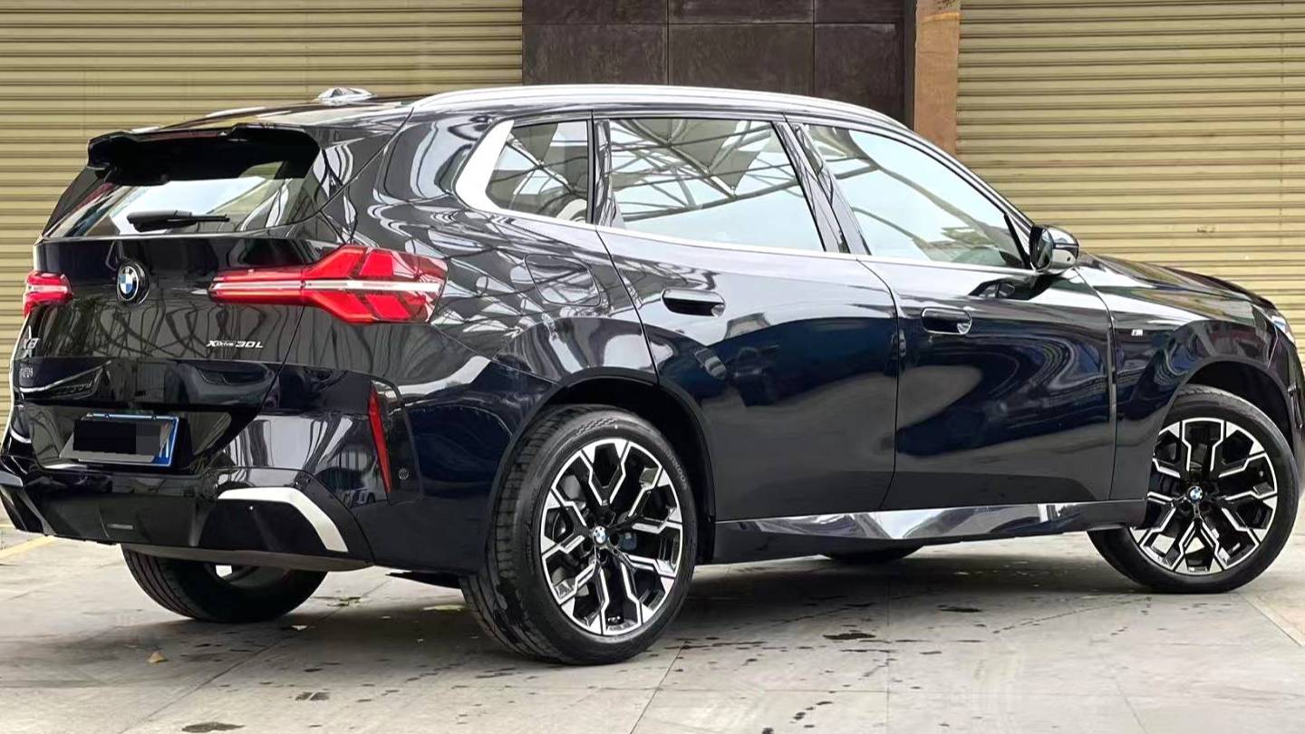 BMW 2025 X3 XDrive30i Exclusive M Night Set