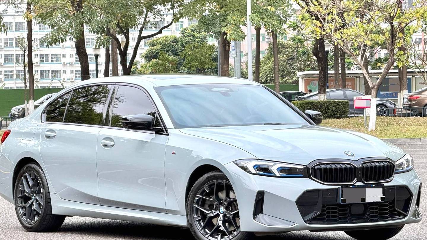 BMW 2025 3 Series 330Li Exclusive M Sports Night Set