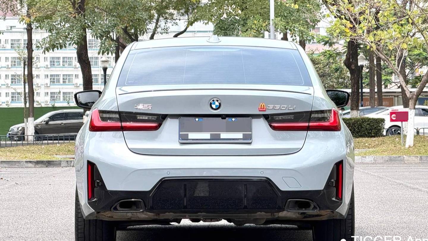 BMW 2025 3 Series 330Li Exclusive M Sports Night Set