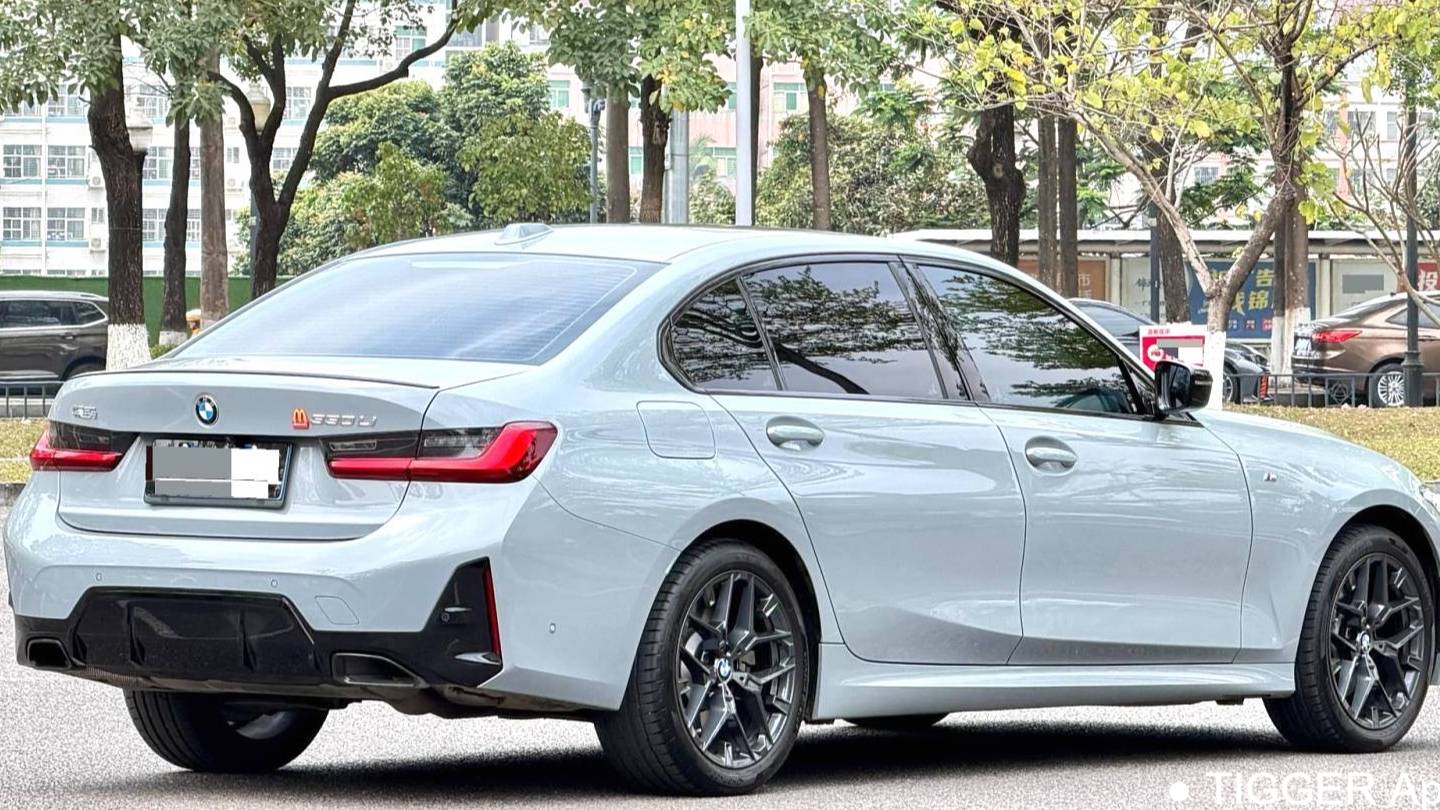 BMW 2025 3 Series 330Li Exclusive M Sports Night Set