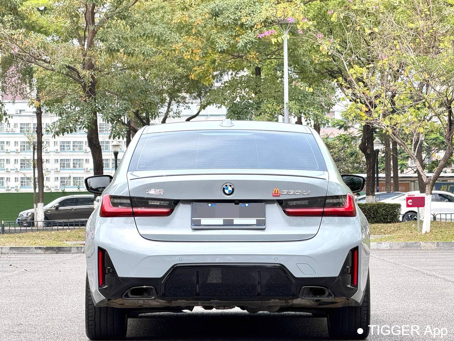 BMW 2025 3 Series 330Li Exclusive M Sports Night Set