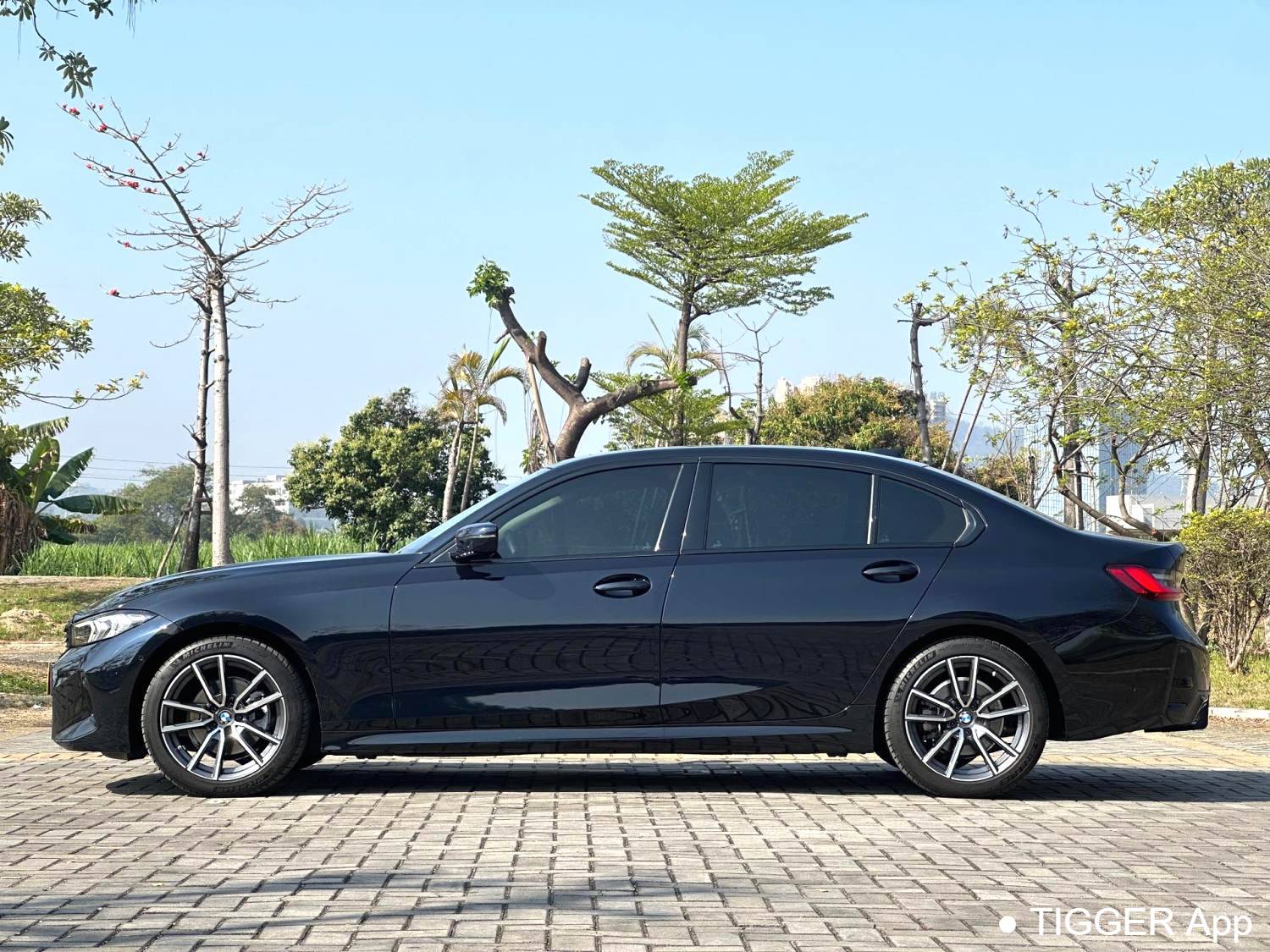 BMW 2023 3 Series 325Li M Sport Package