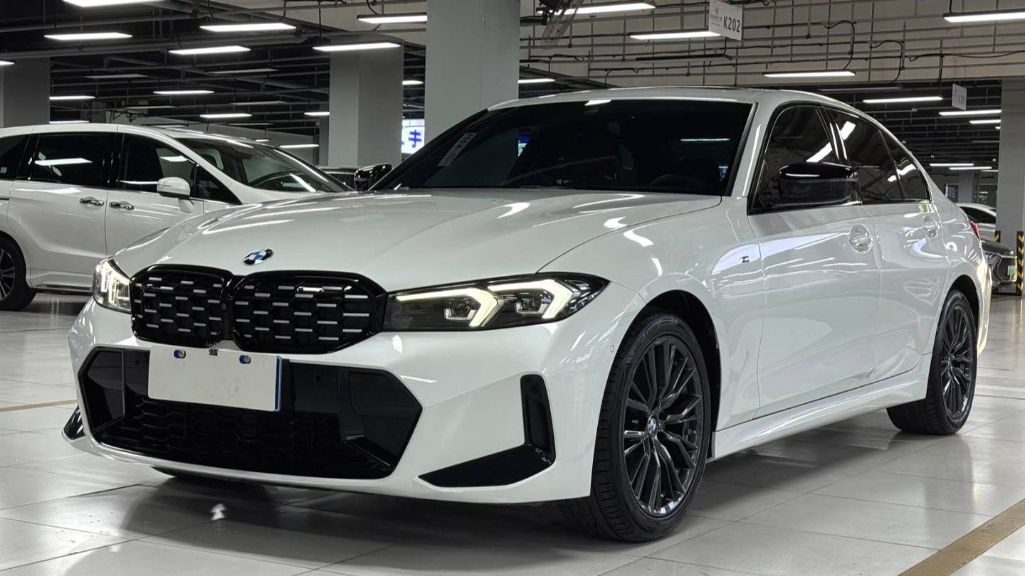 BMW 2024 3 Series 325i M Sports Night Set