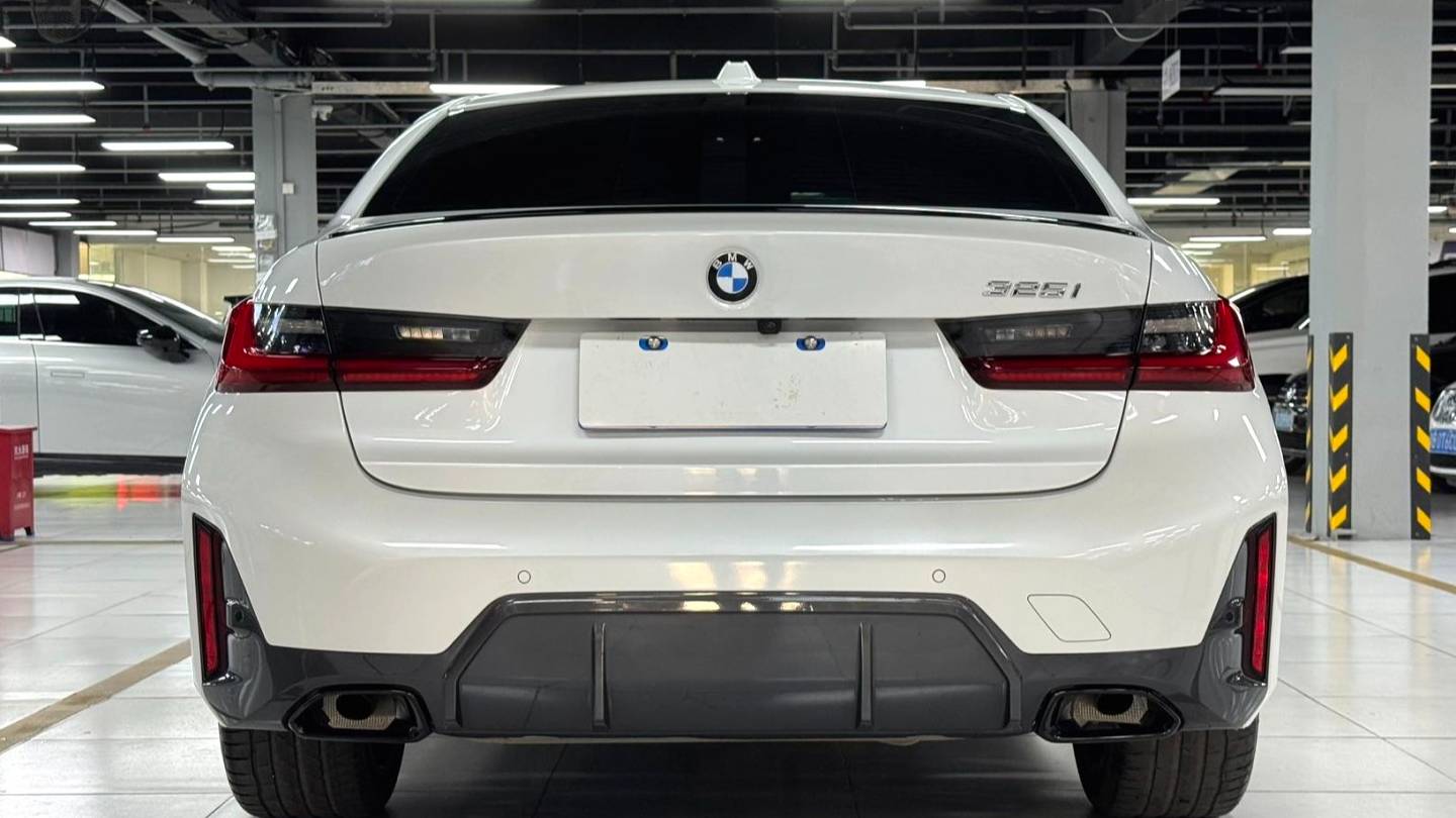 BMW 2024 3 Series 325i M Sports Night Set