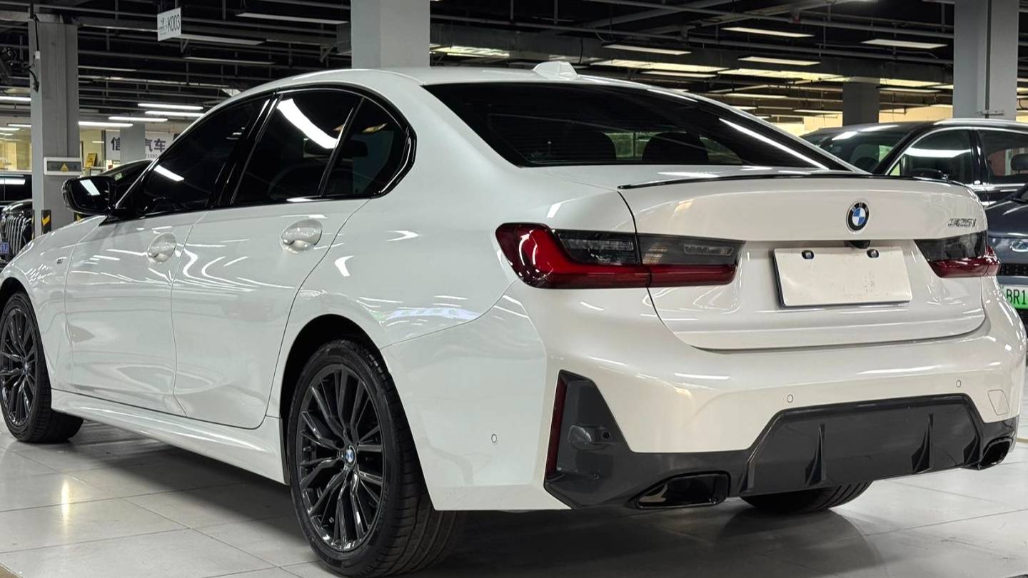 BMW 2024 3 Series 325i M Sports Night Set