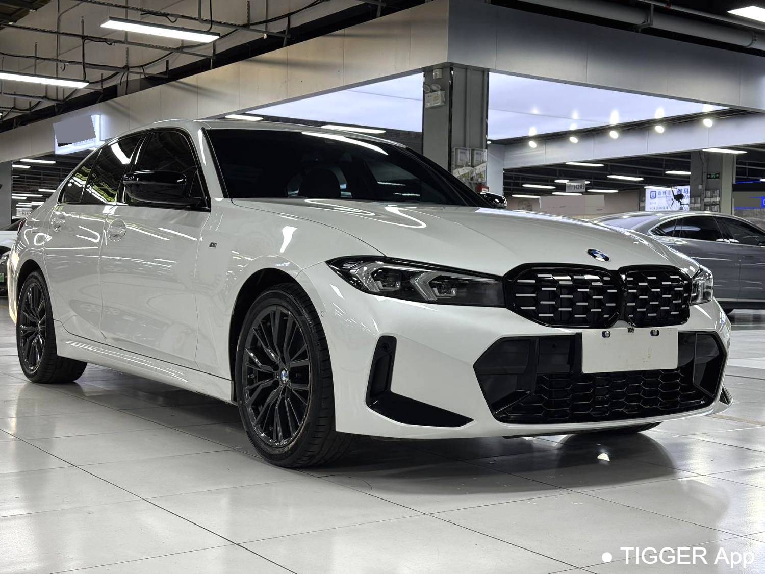 BMW 2024 3 Series 325i M Sports Night Set